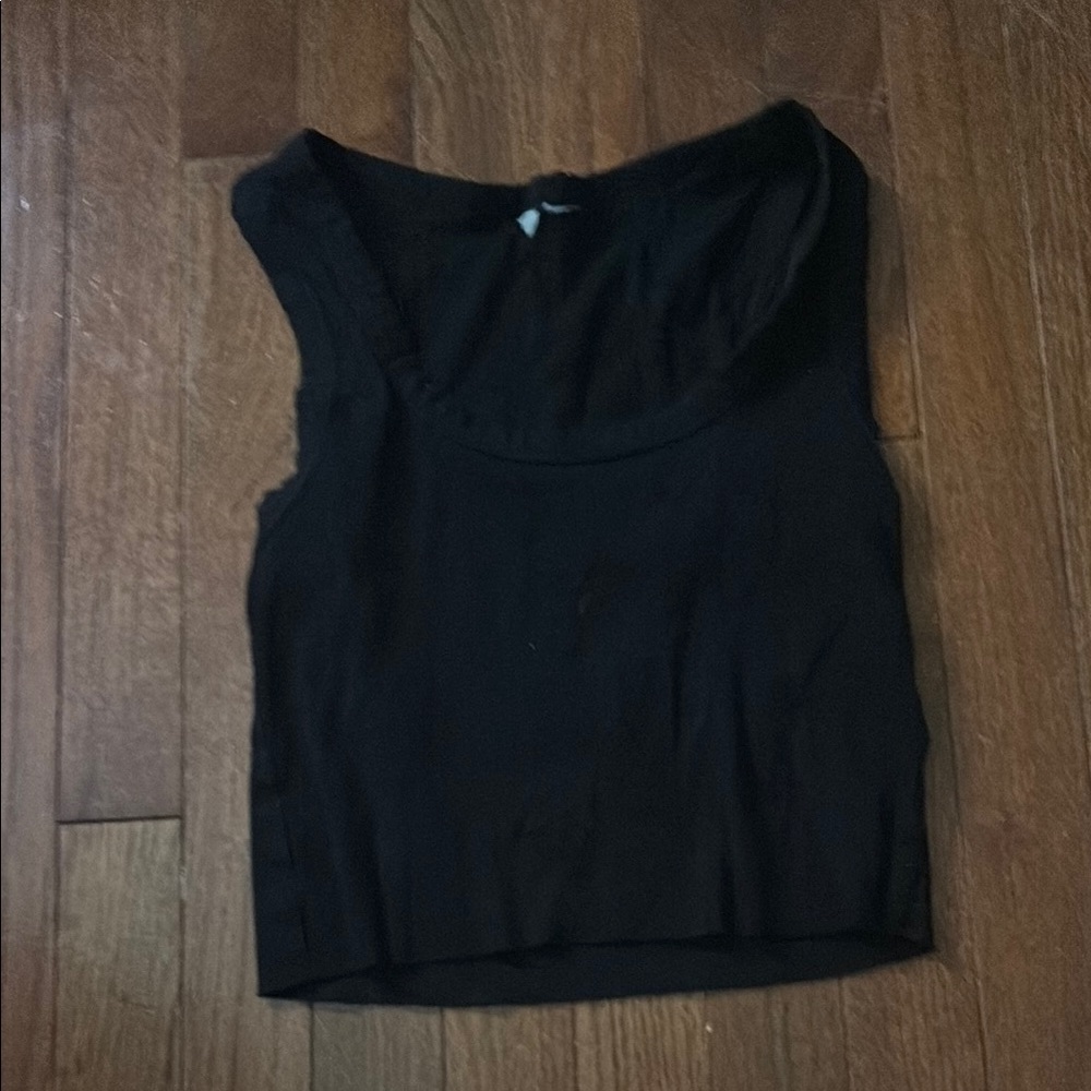 Black Sleeveless Top